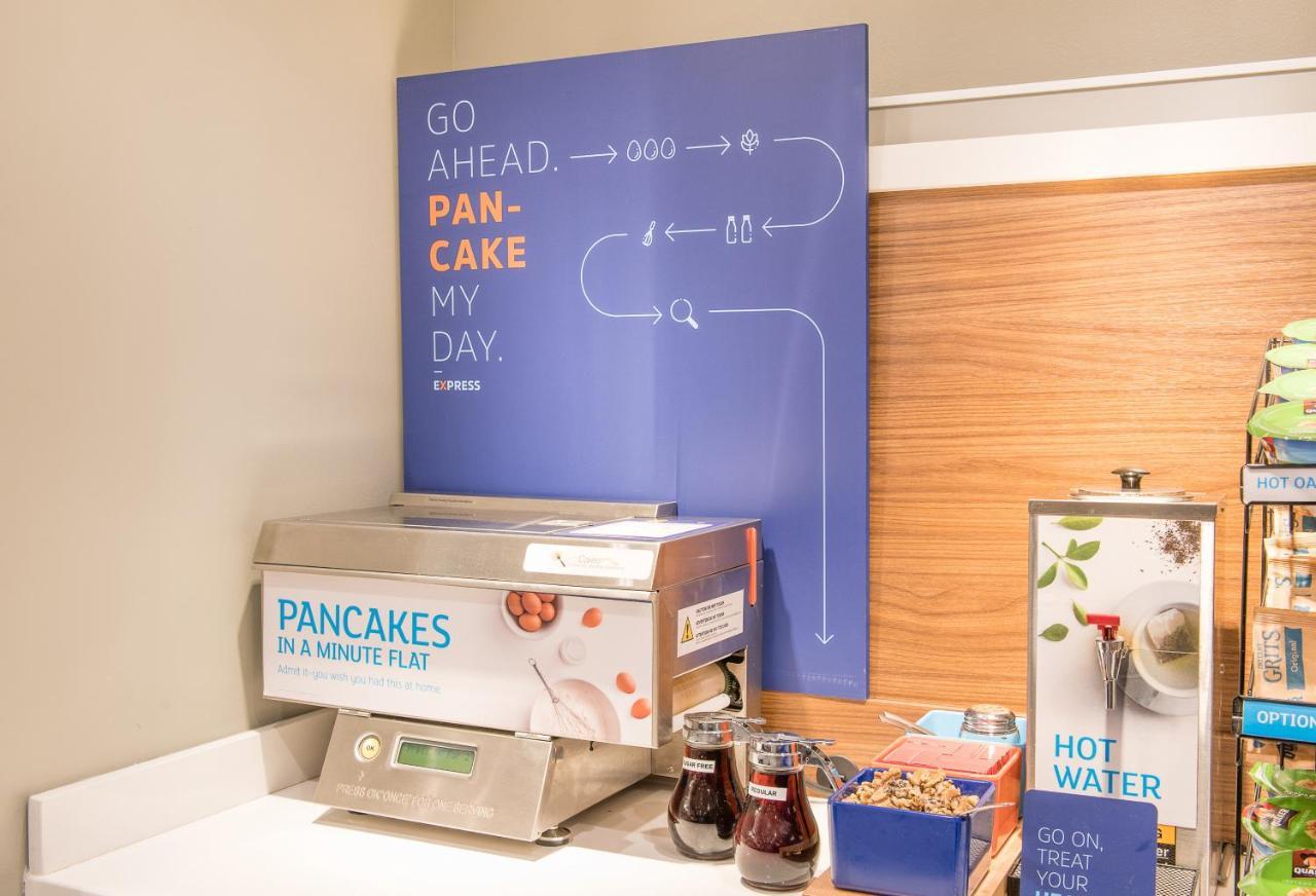 Holiday Inn Express & Suites Columbia-I-26 @ Harbison Blvd By Ihg Exteriör bild