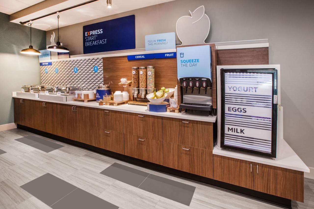 Holiday Inn Express & Suites Columbia-I-26 @ Harbison Blvd By Ihg Exteriör bild