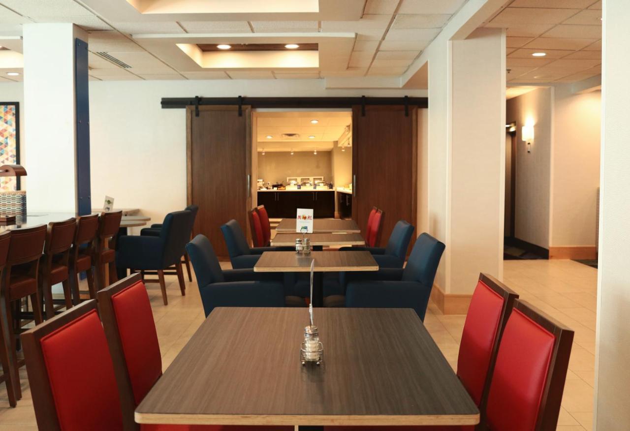 Holiday Inn Express & Suites Columbia-I-26 @ Harbison Blvd By Ihg Exteriör bild